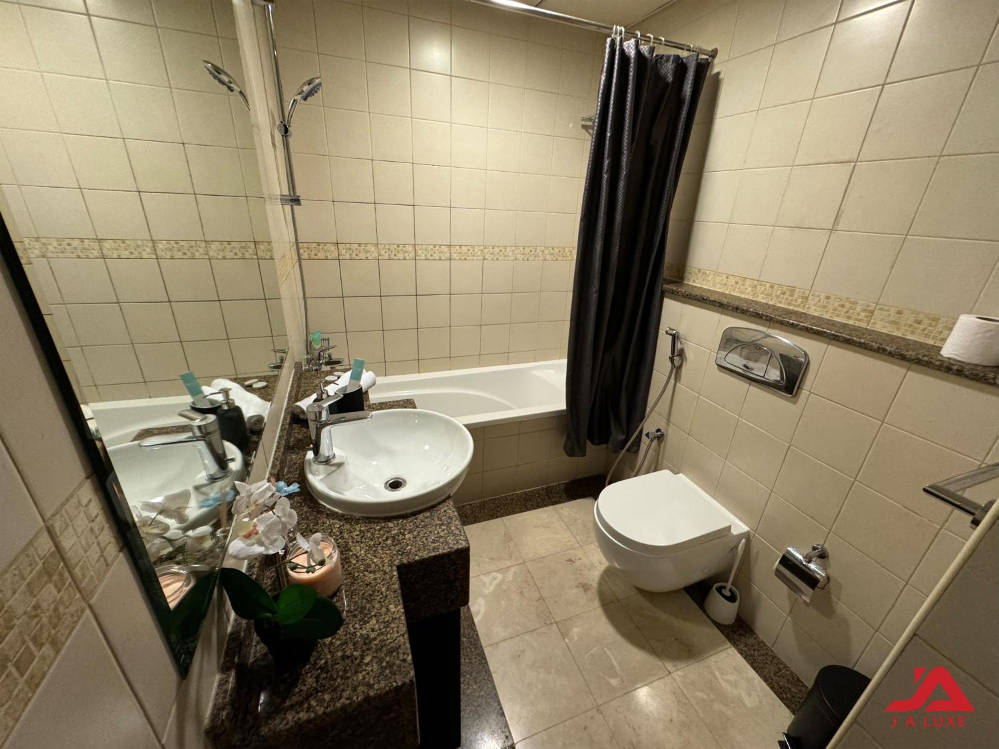 Cozy Marina & Sea View Apt In Bay Central Tower Dubai Marina With Modern Gym & Pool, Steps To Beach & Metro Kültér fotó