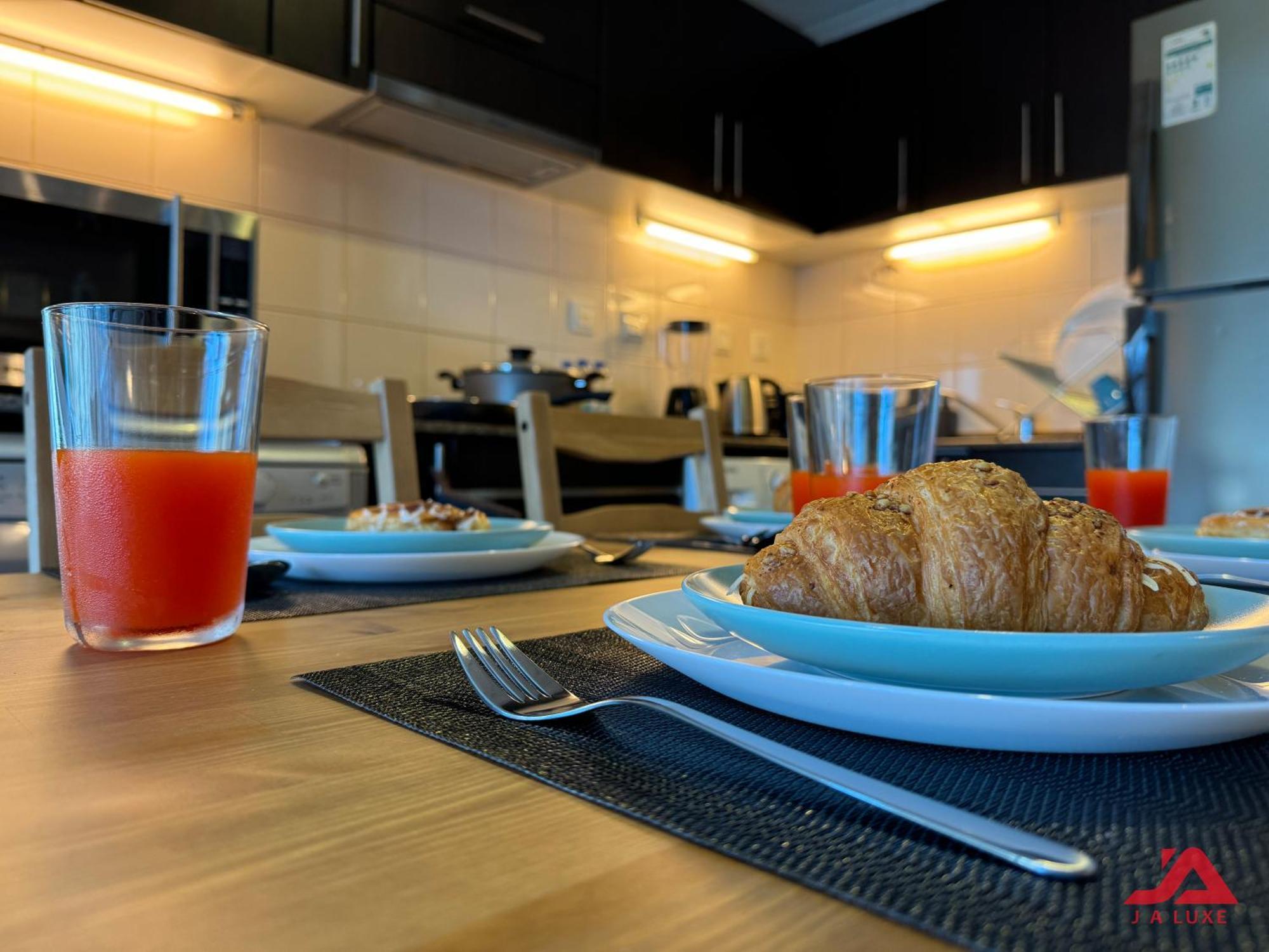 Cozy Marina & Sea View Apt In Bay Central Tower Dubai Marina With Modern Gym & Pool, Steps To Beach & Metro Kültér fotó