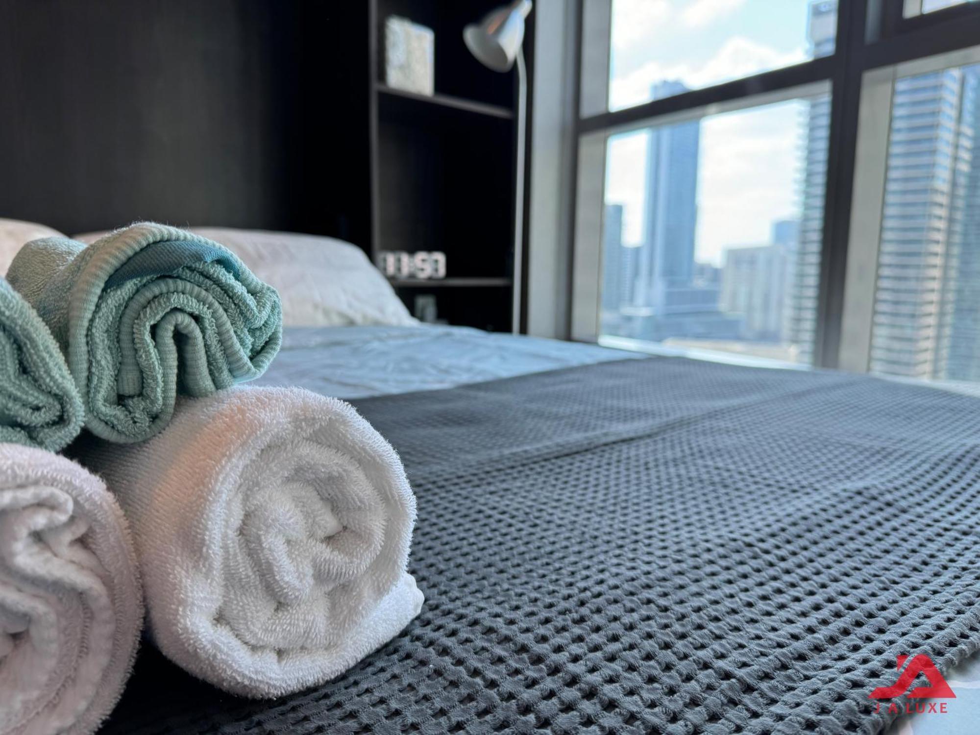 Cozy Marina & Sea View Apt In Bay Central Tower Dubai Marina With Modern Gym & Pool, Steps To Beach & Metro Kültér fotó